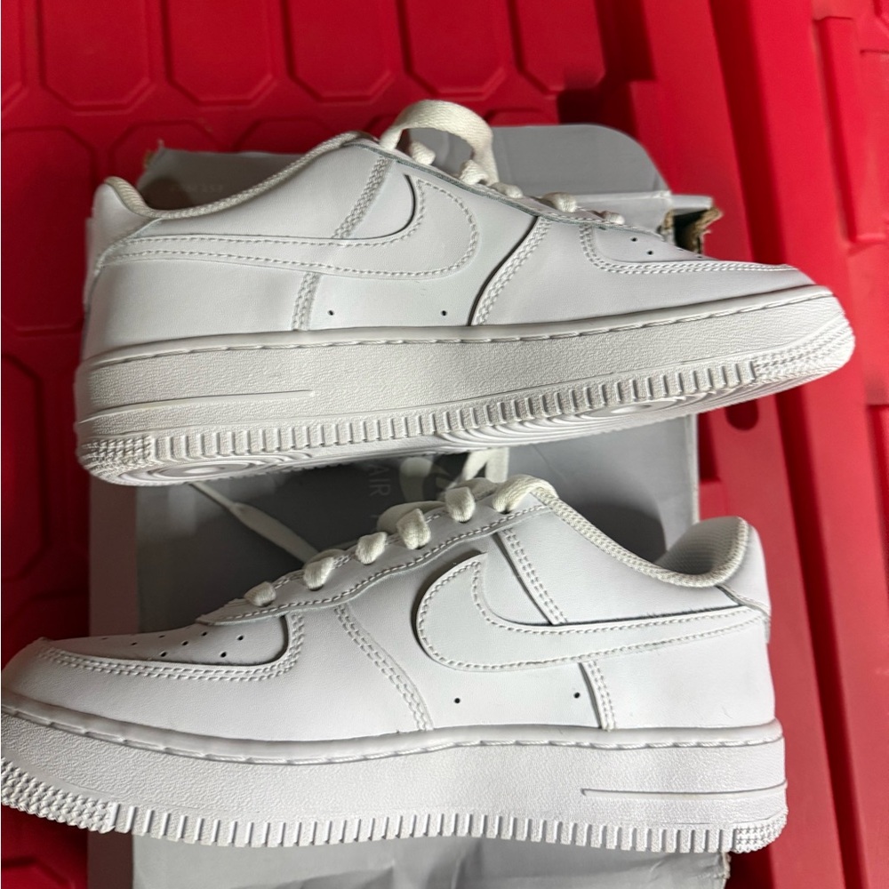 Nike Air Force 1 '07 White Sneakers